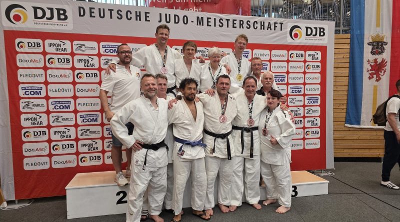 Jens-Peter Bischof holt seine 20. Meistertitel in Bochum